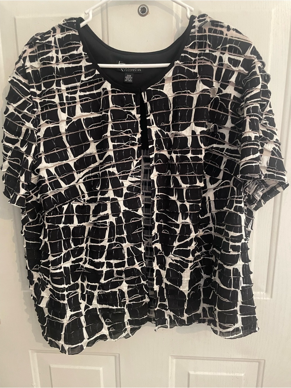 K Woman Black & White Textured Short-Sleeve Dress Jacket